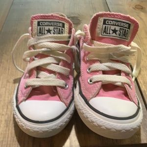 Light pink canvas converse size 11